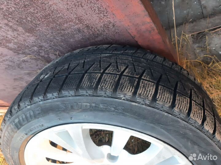 Bridgestone Blizzak DM-V1 245/45 R17