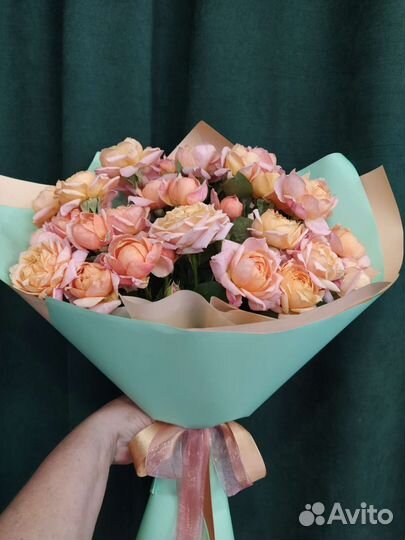 Букет из кустовых роз