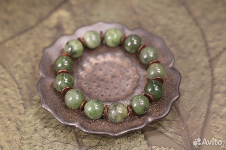 Нефритовый браслет зелёный