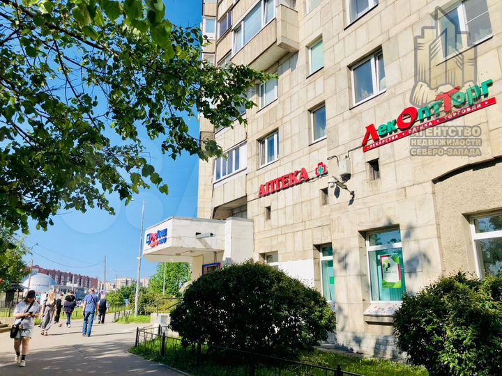 Аренда у метро, пешеходная зона, трафик