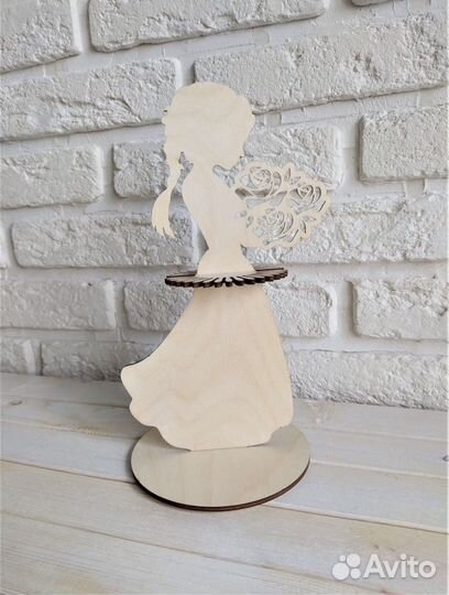 Деревянная салфетница