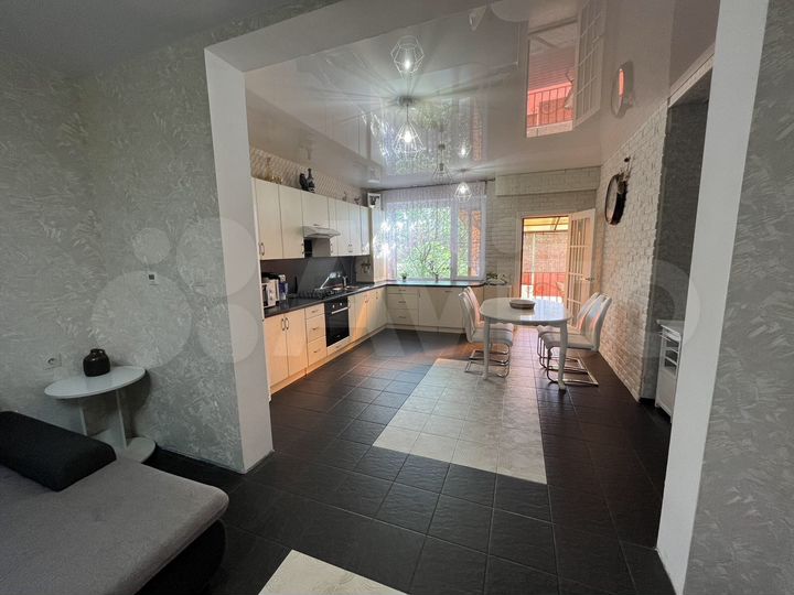 Коттедж 160 м² на участке 6,4 сот.