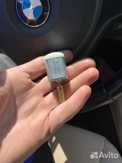 Моторчик замка двери