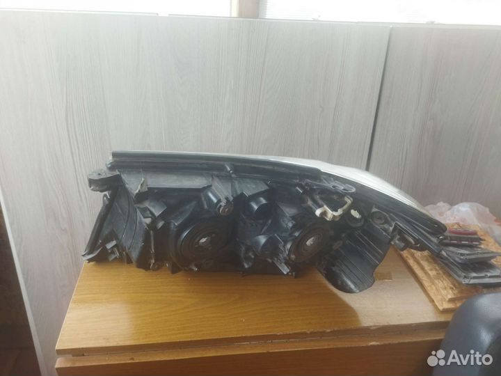 Фара правая toyota land cruiser 200