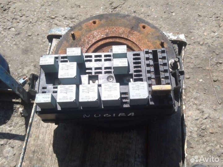 Блок предохранителей Daewoo Nubira