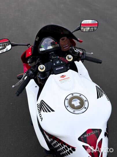 Продам Хонду CBR1000RR