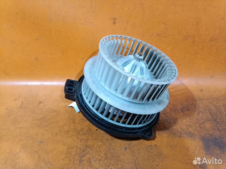 Моторчик печки Toyota Prius NHW20