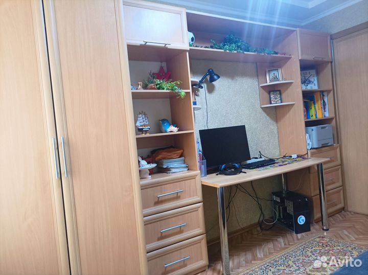 Стенка в детскую со столом