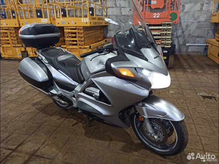Продам Honda st1300