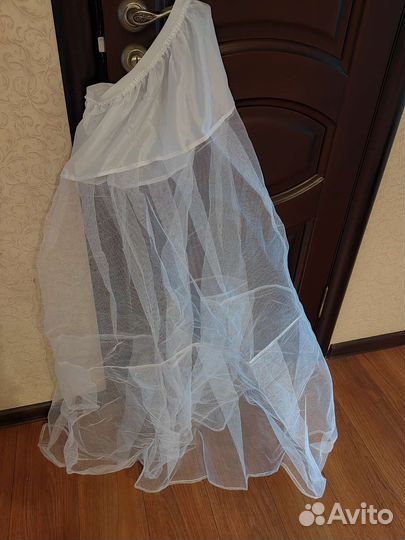 Подъюбники пышные