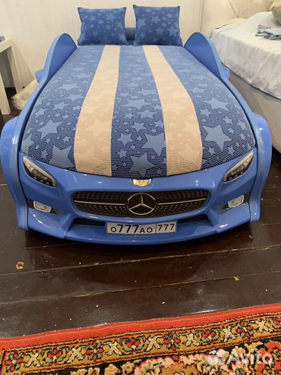 Детская кровать машинка