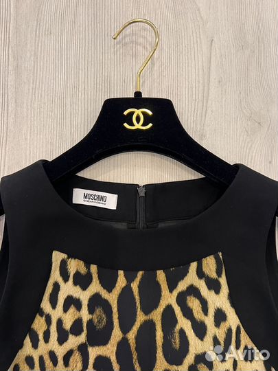 Платье женское moschino