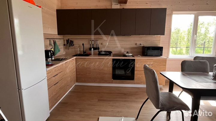 Угловая кухня в наличии