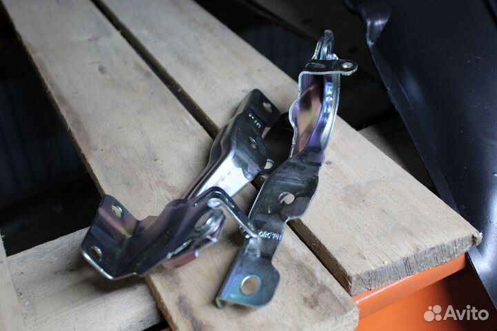 Петля капота Kia Rio 3 2011-2017