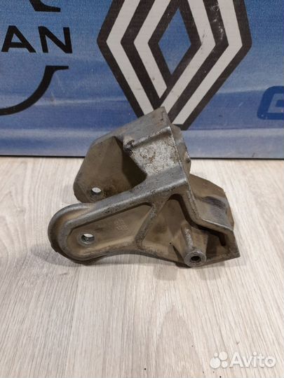 Кронштейн опора крепления кпп коробки передач Mits