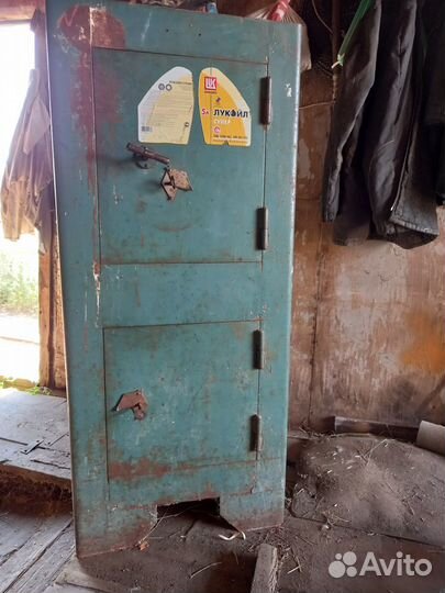 Шкаф металлический сейф