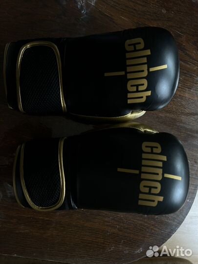 Боксерские перчатки 12 oz clinch