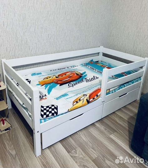 Красивая детская кроватка из массива Берëзы