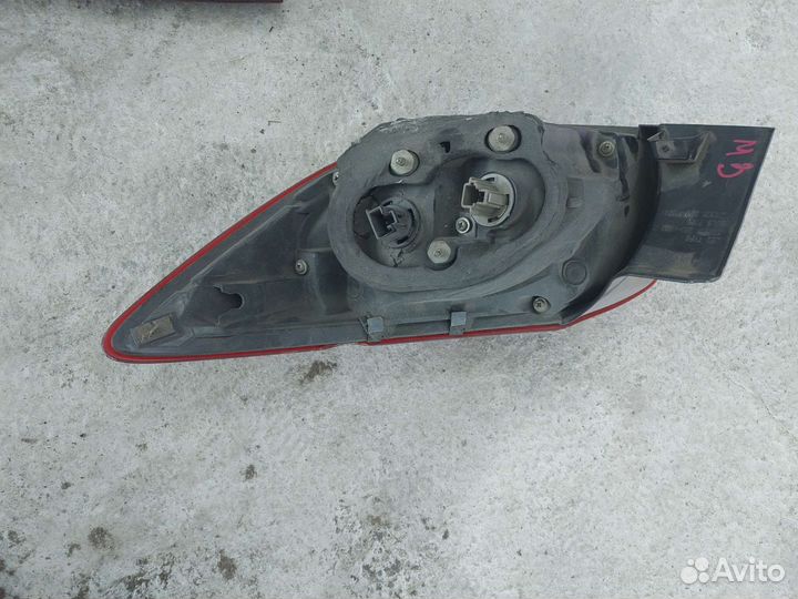 Задний левый фонарь Mazda 3 BM хэтчбек