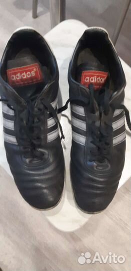 Футбольные бутсы adidas