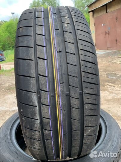 Dunlop SP Sport Maxx RT 2 255/45 R20 и 285/40 R20