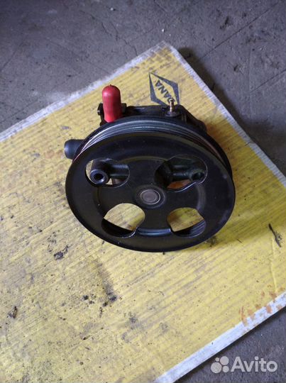 Насос гидроусилителя руля Mitsubishi