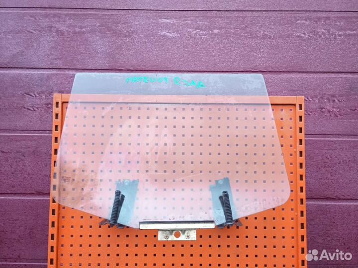 Стекло заднее Yaz patriot