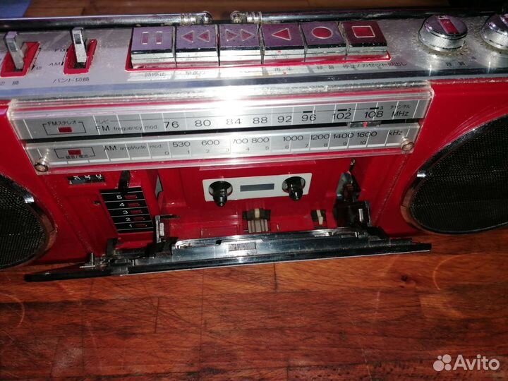 Кассетный магнитофон sharp