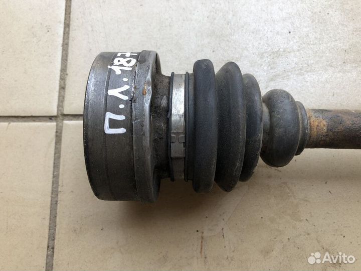 Привод передний Volkswagen Vento 1.8