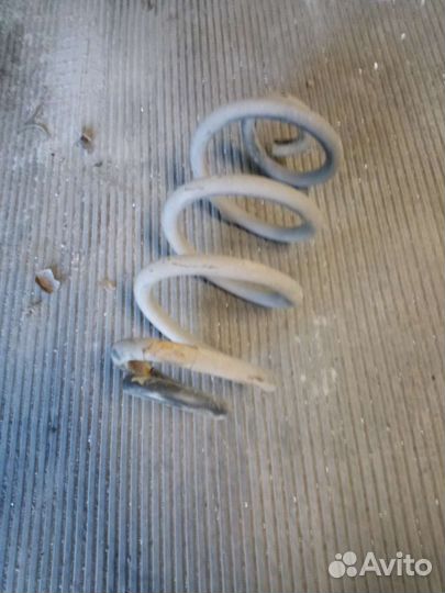 Пружина подвески задней на ниссан кашкай +2 j10