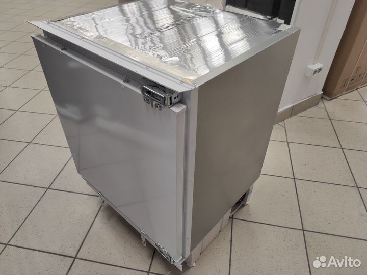 Встраиваемый холодильник whirlpool ARG 590