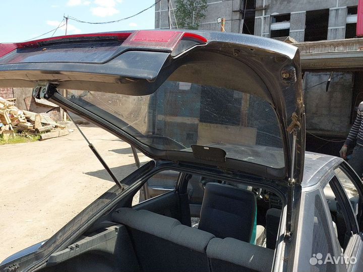 Крышка багажника toyota corolla E100