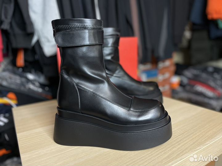 Ботинки женские