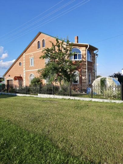 Коттедж 219 м² на участке 7 сот.