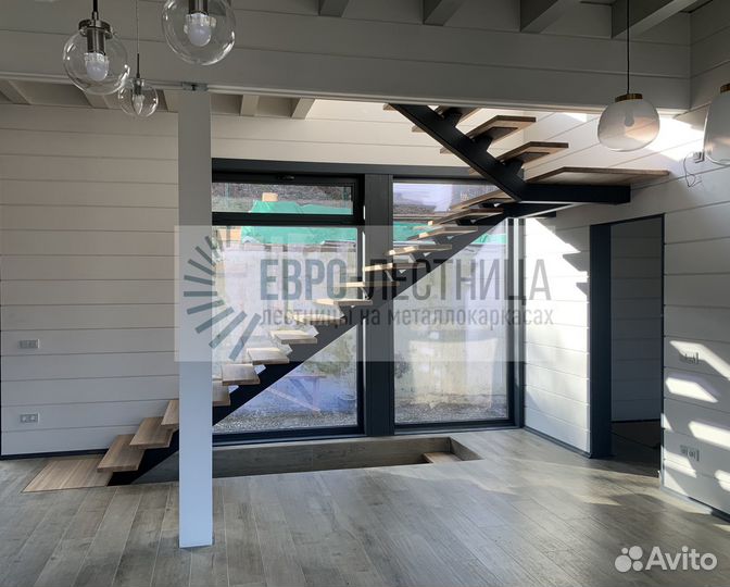 Лестница с перилами