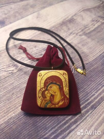Нательная икона Богородица
