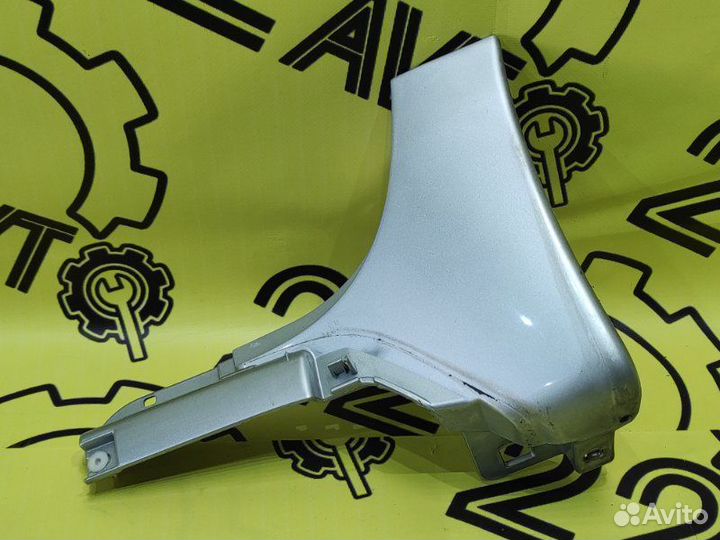 Накладка на крыло передняя правая Toyota Ist NCP60