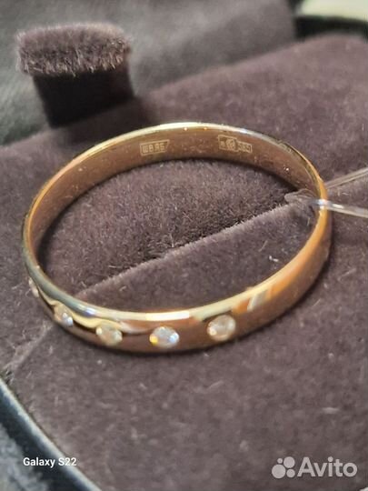 Обручальное, золотое кольцо с 5 бриллиантами