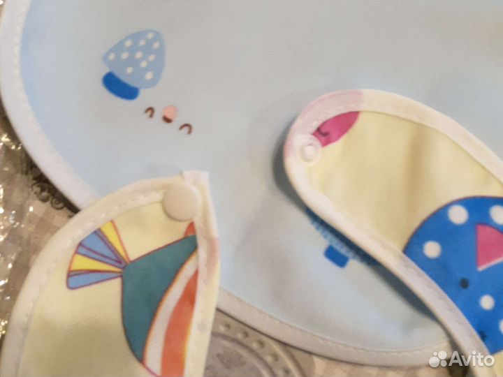 Слюнявчики новые