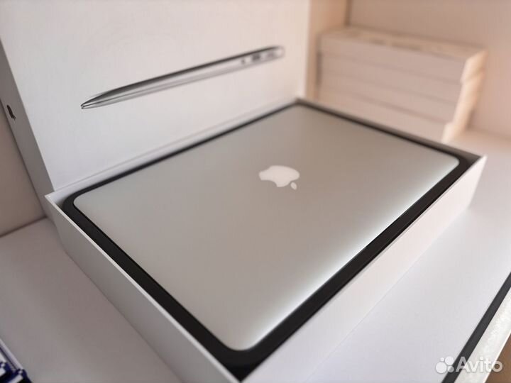 Macbook air 13.3 8/128gb silver