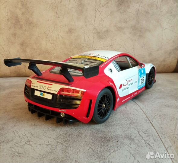 Машинка на радиоуправлении