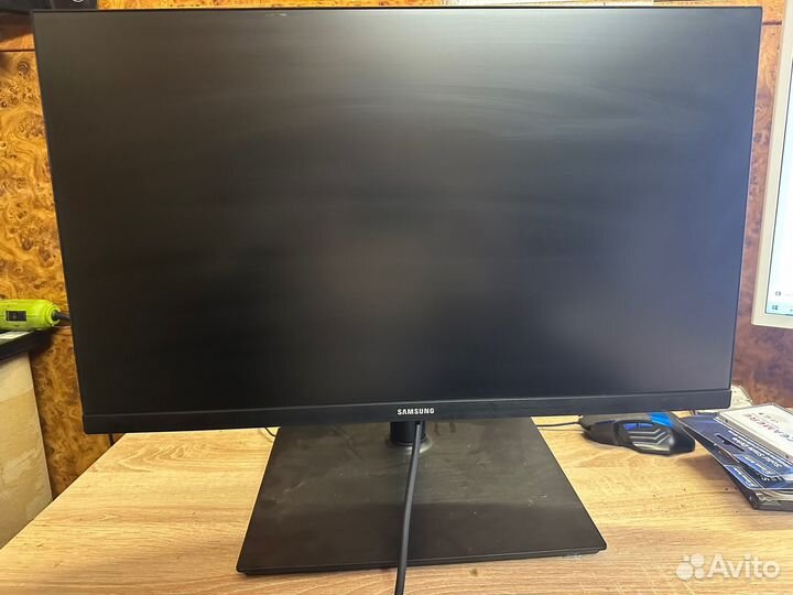 Дизайнерский 2K монитор 24