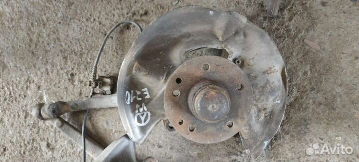 Поворотный кулак ступица правый mercedes W210