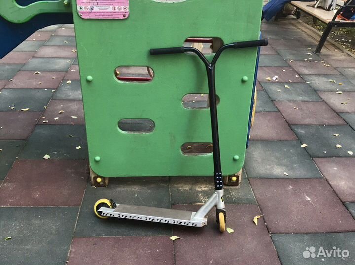 Трюковой самокат novatrack pixel100