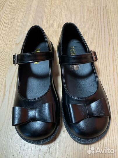 Туфли для девочки 34,5 размер новые
