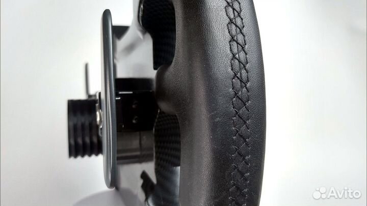 Беспроводной руль-штурвал McLaren 650S. В наличии