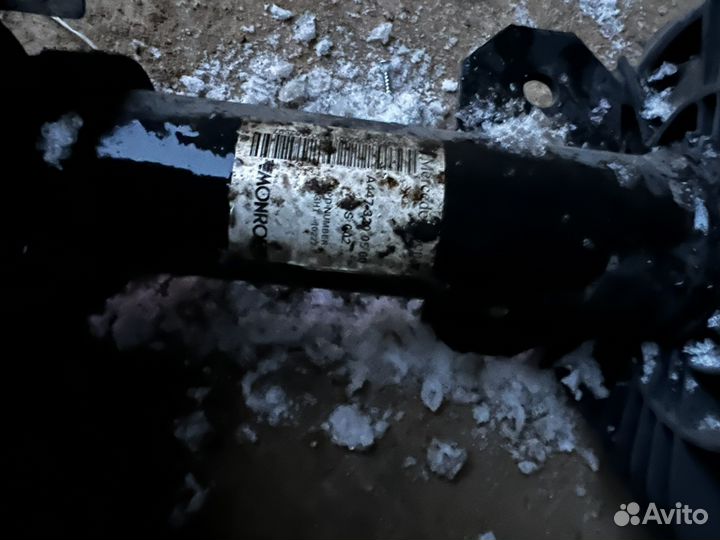 Амортизатор передни левый vito v-class w447