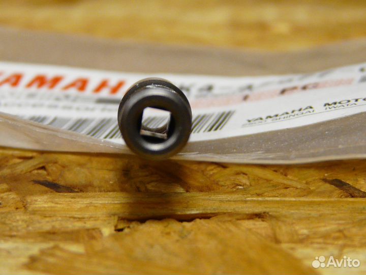 Втулка приводного вала Yamaha 8K4-47577-00-00