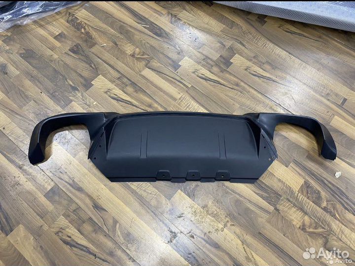 Диффузор М5 для BMW F10 под раздвоенный выхлоп