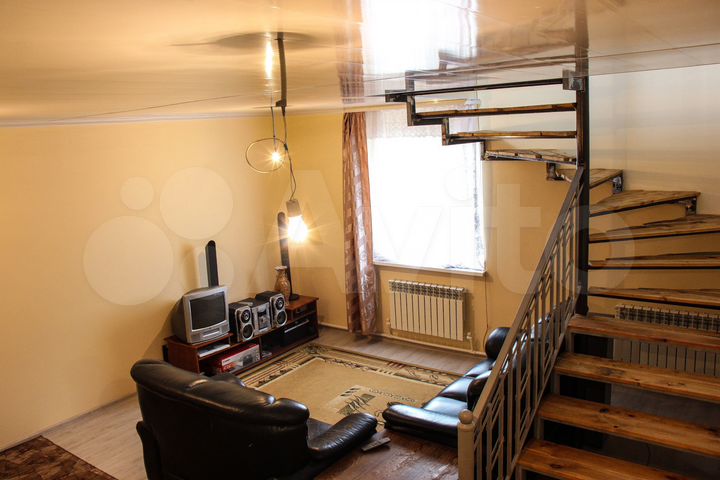 Дом 326 м² на участке 5,2 сот.